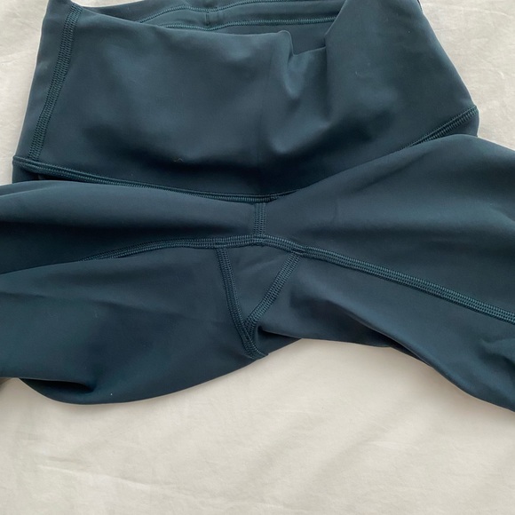 SOLD Lululemon Wunder Train HR 21” crop legging - Picture 3 of 4